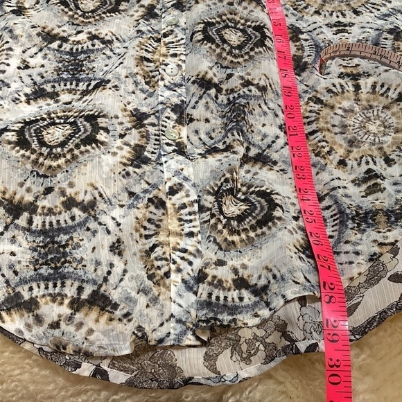 Sheer long sleeve blouse with abalone buttons size M - Picture 6 of 10